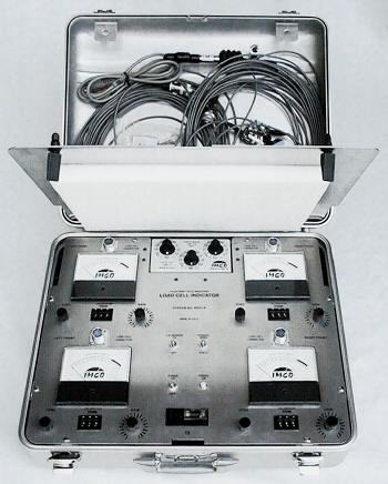 Four channel calibration equiment showing inside parts in a Zero case